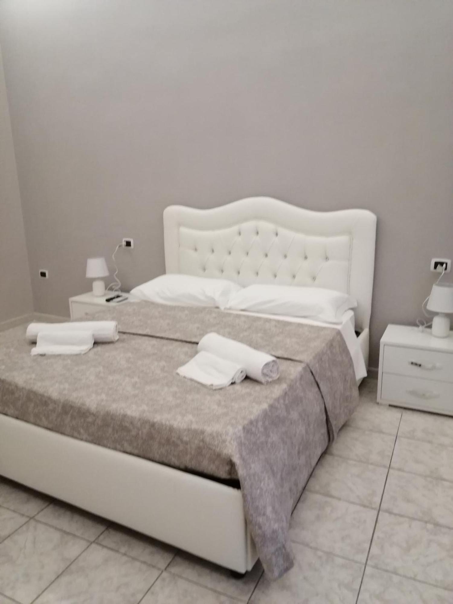 Francesco Home Неаполь Екстер'єр фото